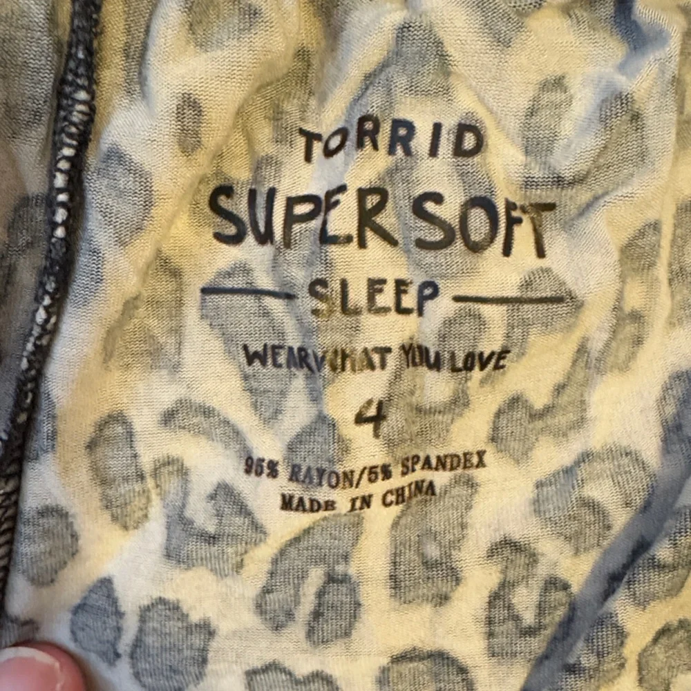 Leopard Print Sleep Shorts - Picture 2 of 4